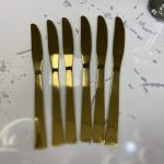 couverts couteaux en acier gold par 6