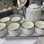 service  à café avec cafetière porcelaine argente et blanc /6 tasses